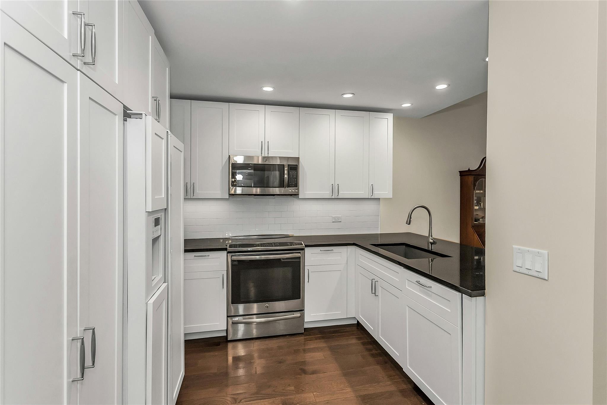 433 Main Street #203, Port Washington, New York image 9