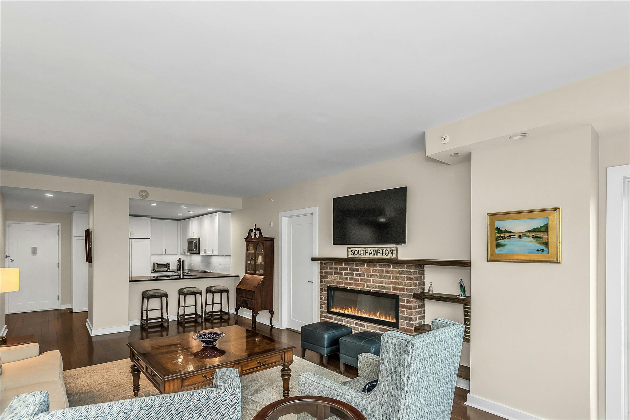 433 Main Street #203, Port Washington, New York image 1