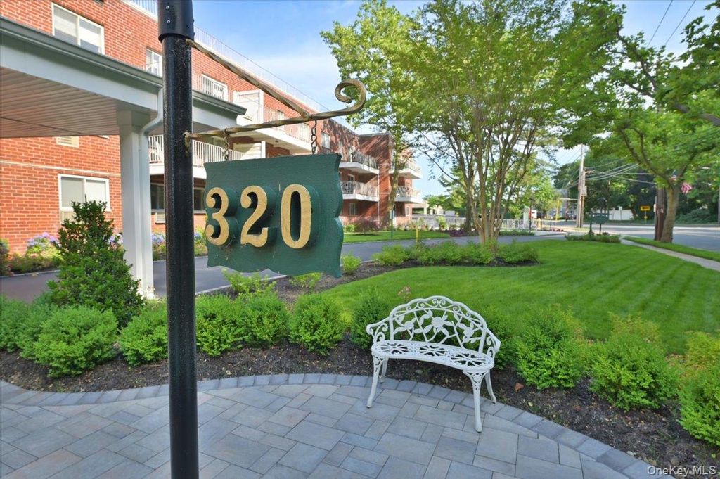 Photo of 320 E Shore Road #4C, Great Neck, NY 11023 (MLS # 956303)