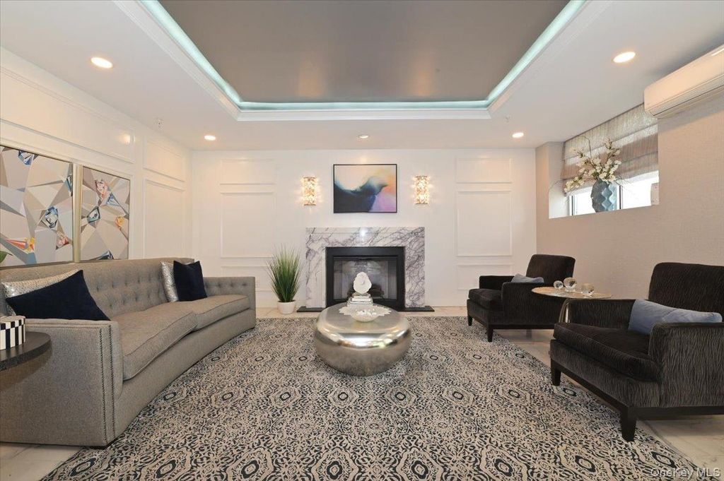 Photo of 320 E Shore Road #4C, Great Neck, NY 11023 (MLS # 956303)