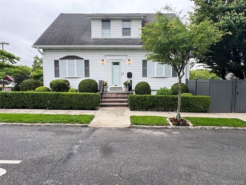 42-60 248 Street Little Neck NY 11363