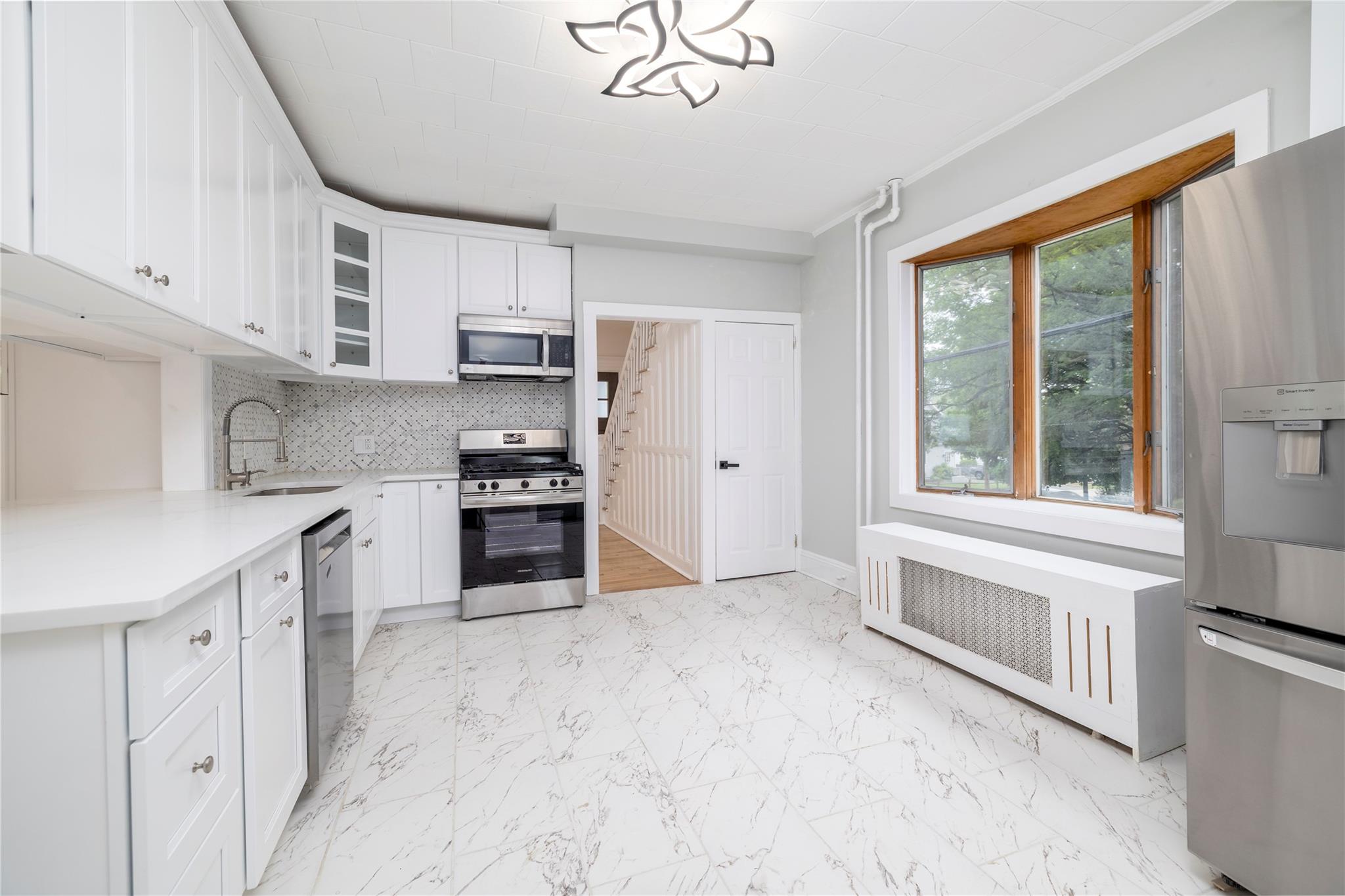 85 Webster Avenue, Port Washington, New York image 9
