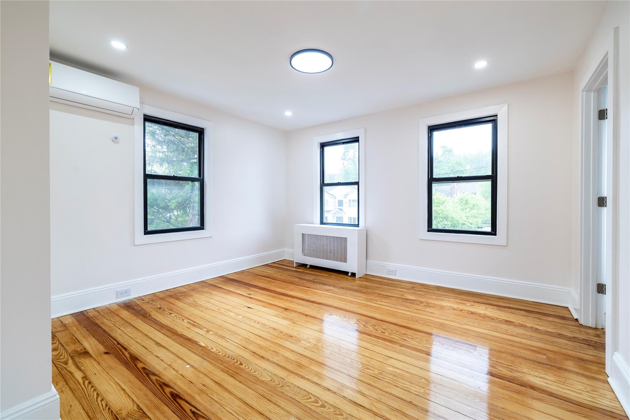 85 Webster Avenue, Port Washington, New York image 14