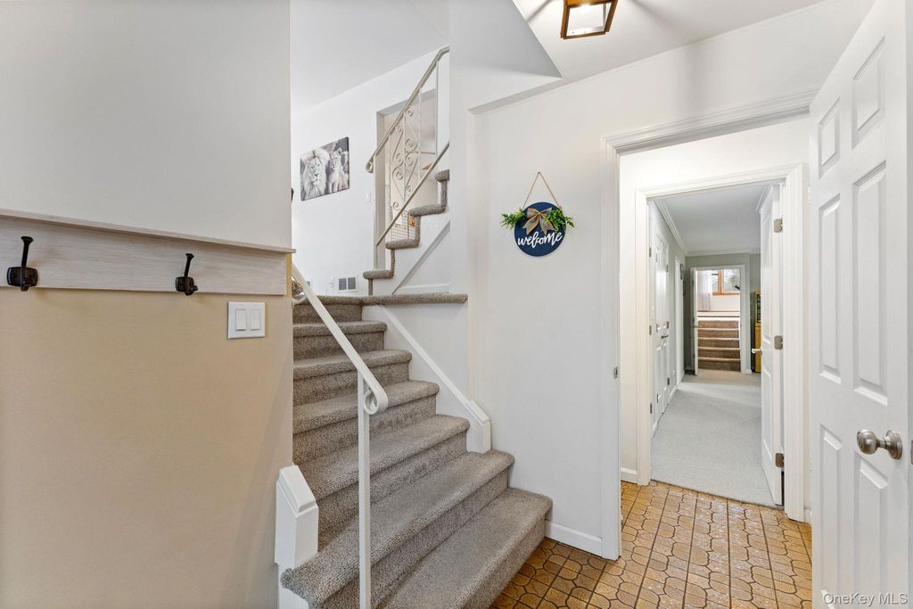 Photo of 219 Old Mamaroneck Road, White Plains, NY 10605 (MLS # 963285)