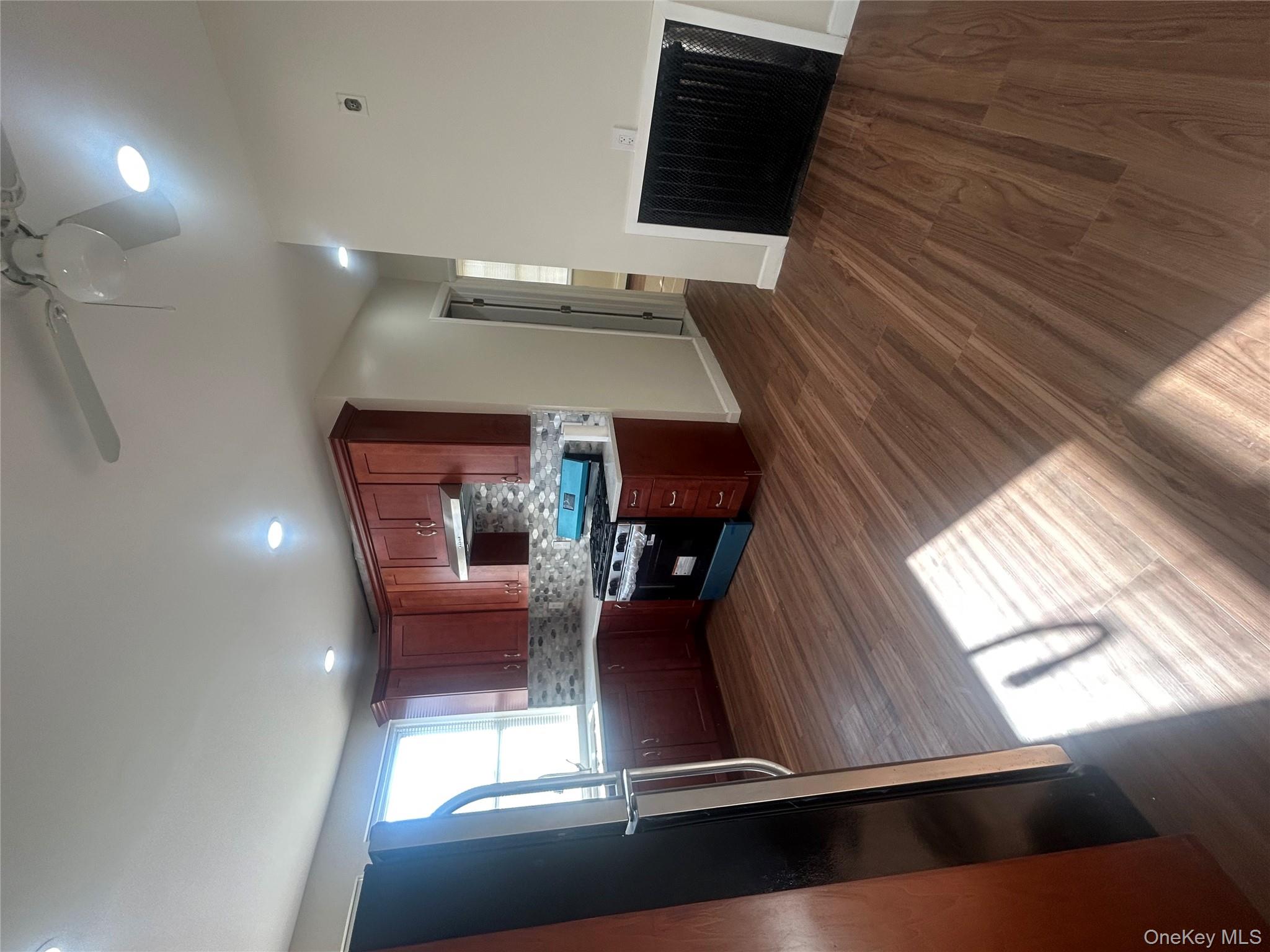 33 Horatio Street 2 L