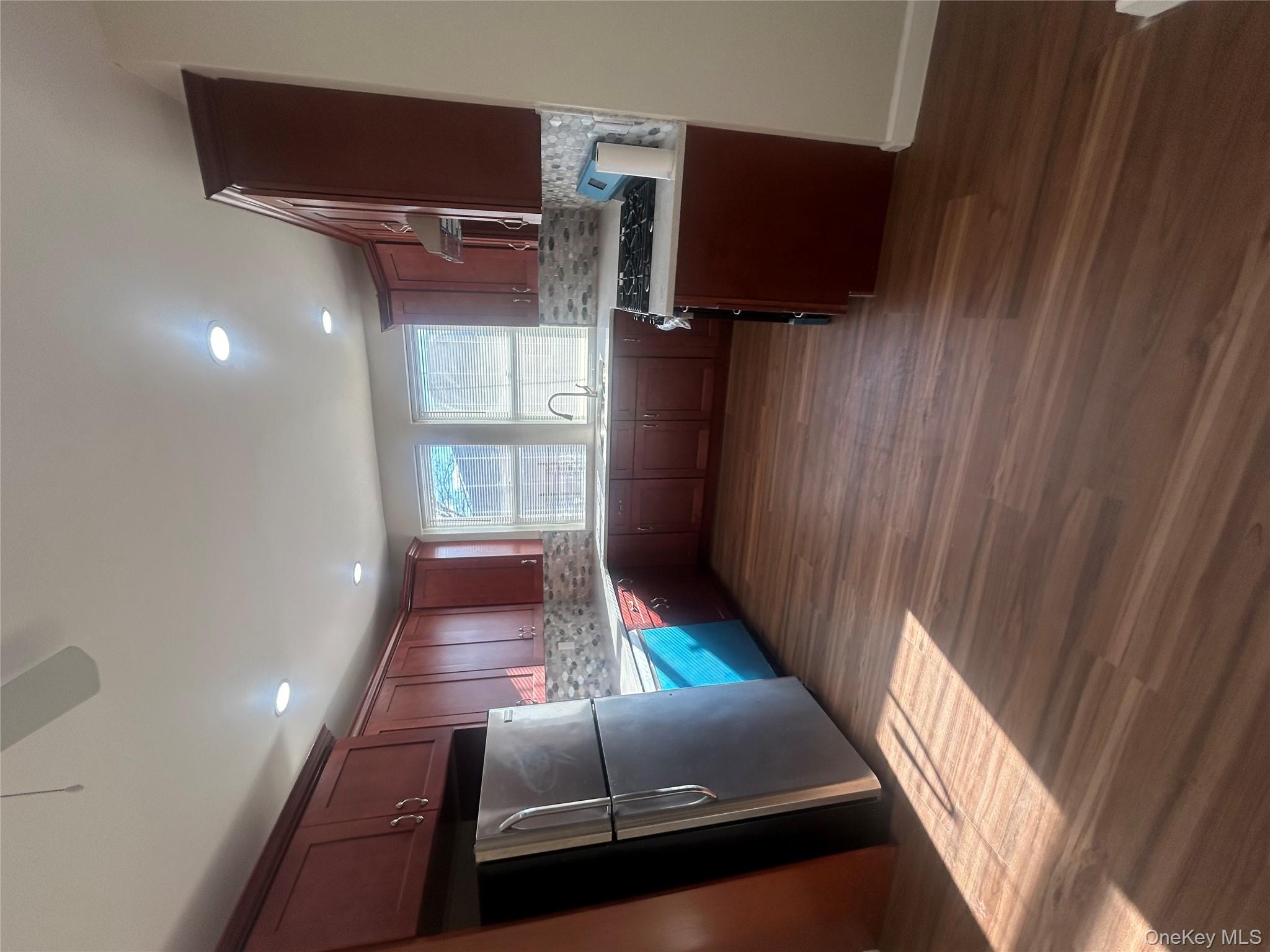 33 Horatio Street 2 L