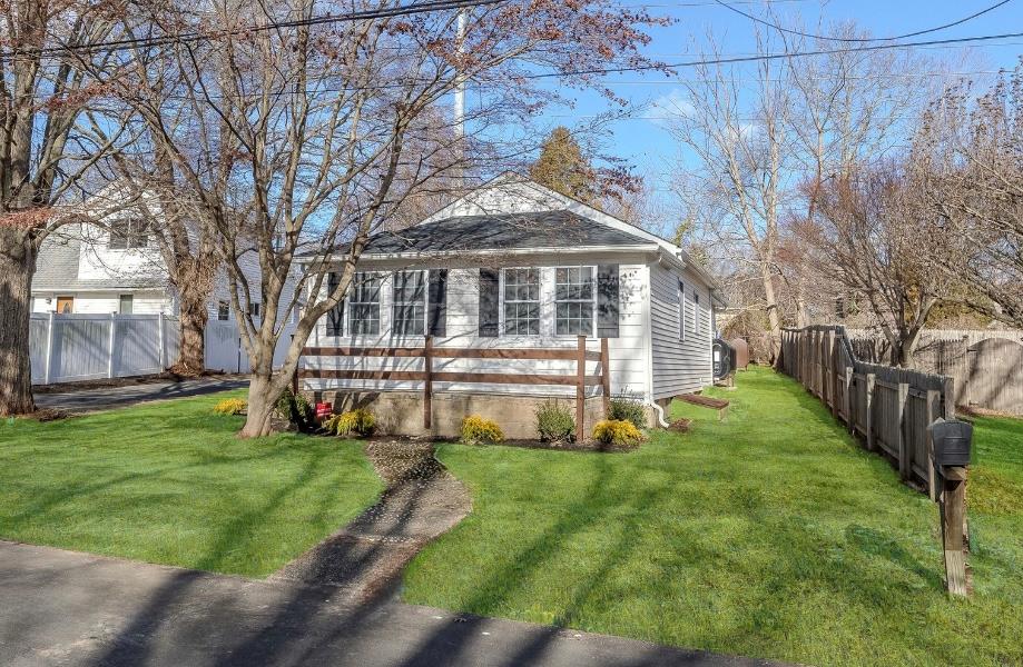 51 Prince Road, Rocky Point, New York image 2