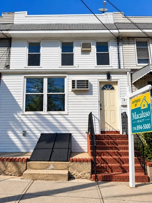 ADDRESS PRIVATE, MIDDLE VILLAGE, NY  - Image 59fc855eef8be5bbee3094b864b4bdc2/1653906719