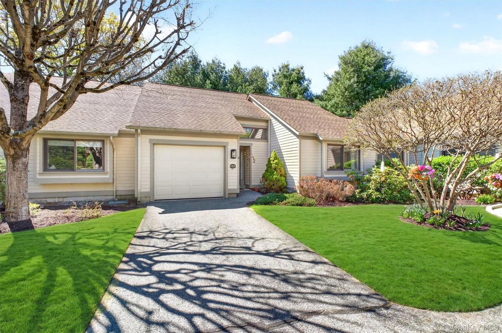 Photo of 670 Heritage Hills #B, Somers, NY 10589 (MLS # 988076)