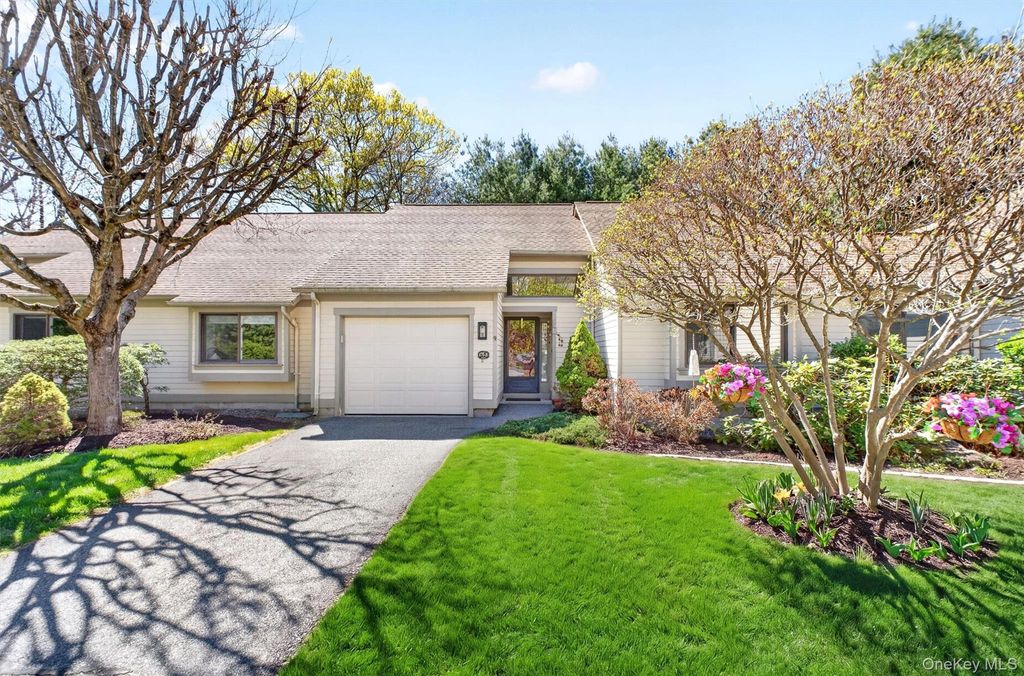 Photo of 670 Heritage Hills #B, Somers, NY 10589 (MLS # 988076)