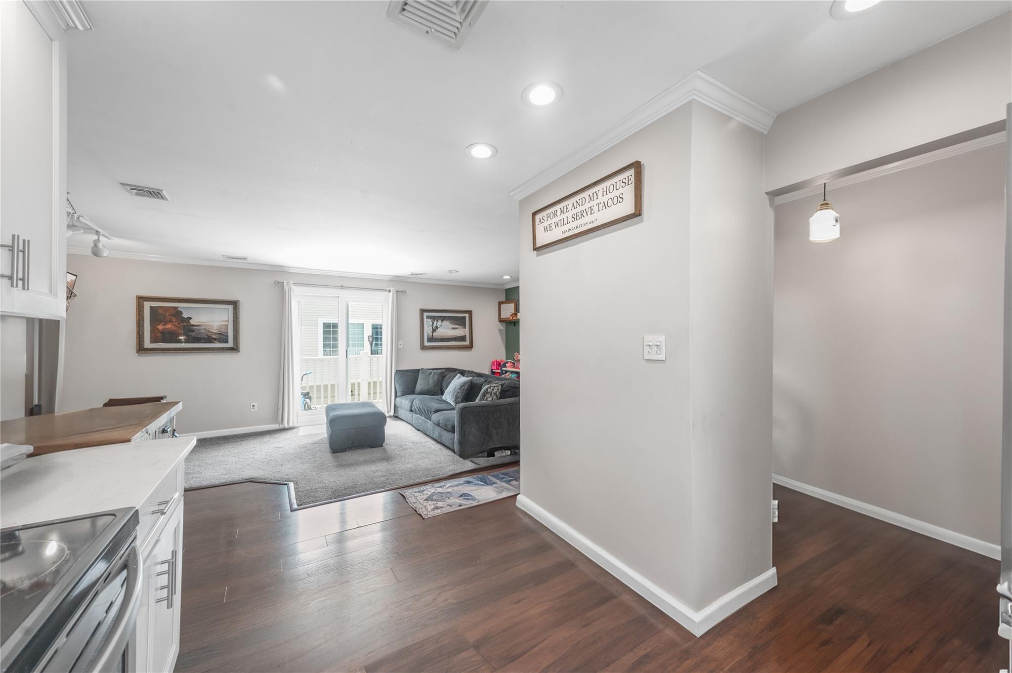 116 Westend Avenue #12, Freeport, New York image 11
