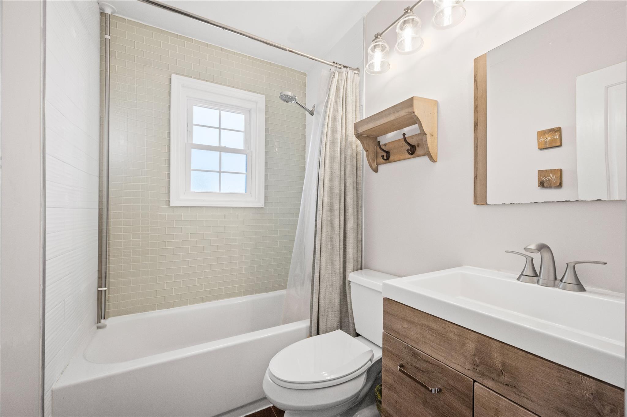 116 Westend Avenue #12, Freeport, New York image 13