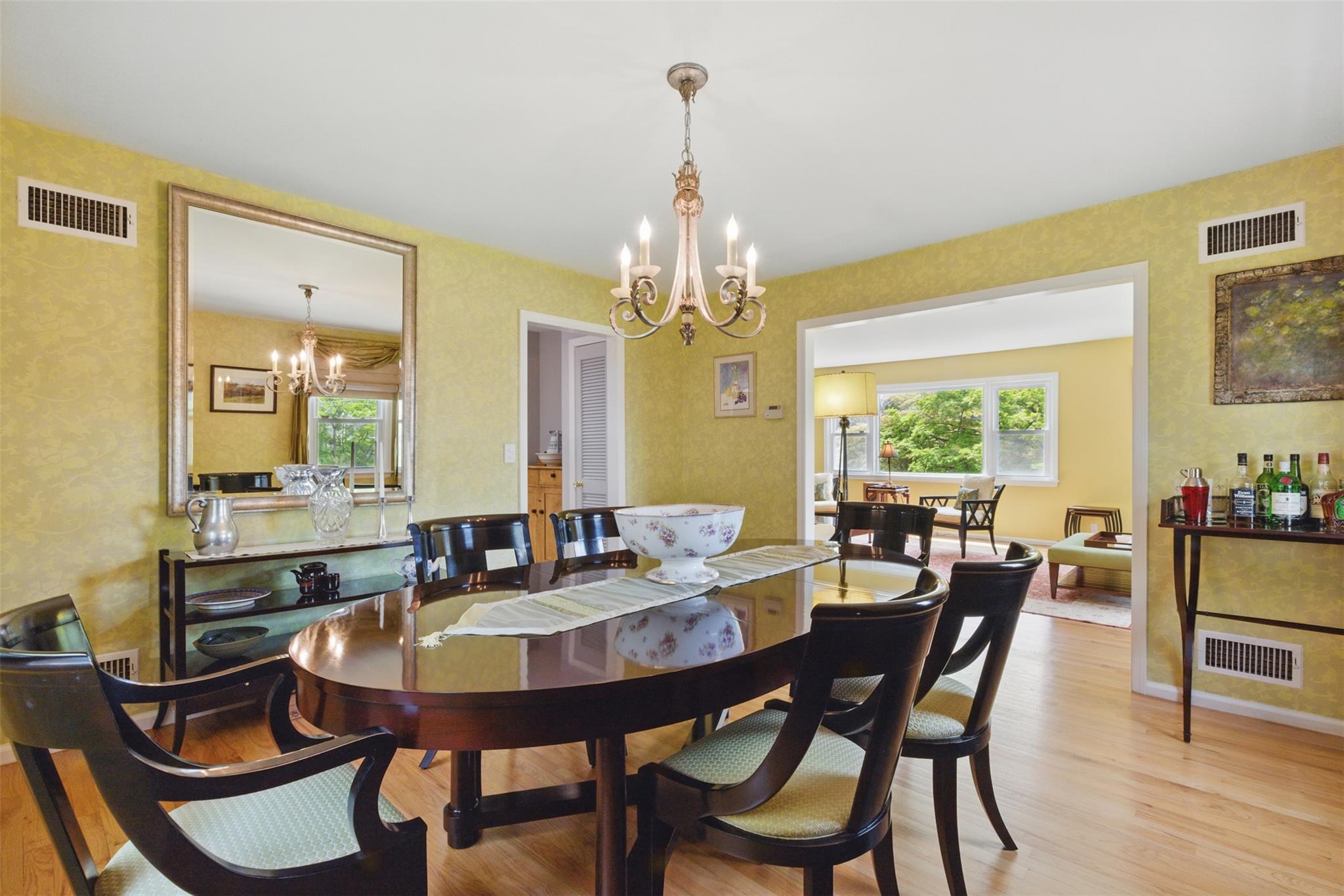 33 Mulligan Lane, Irvington, New York image 6