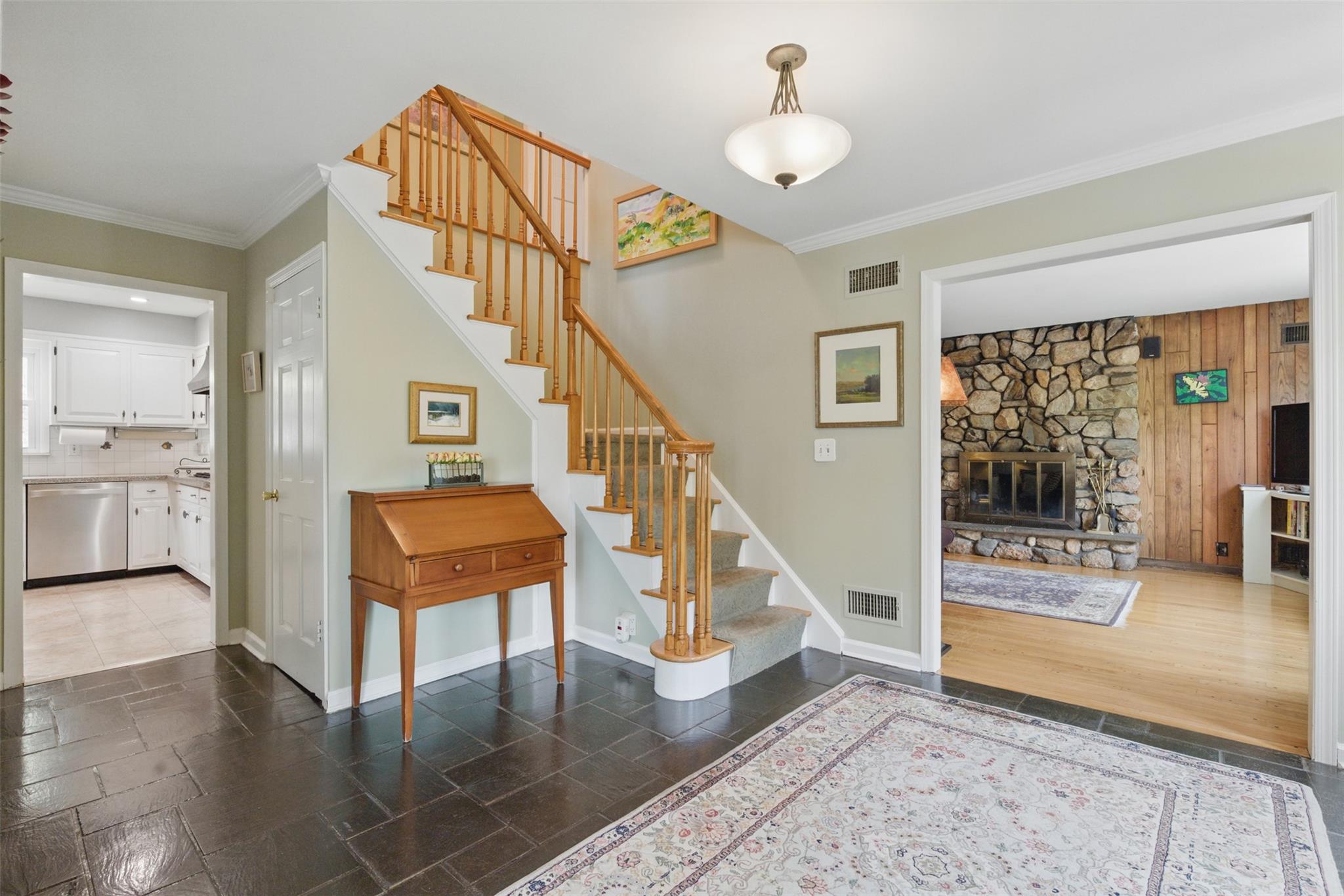 33 Mulligan Lane, Irvington, New York image 3