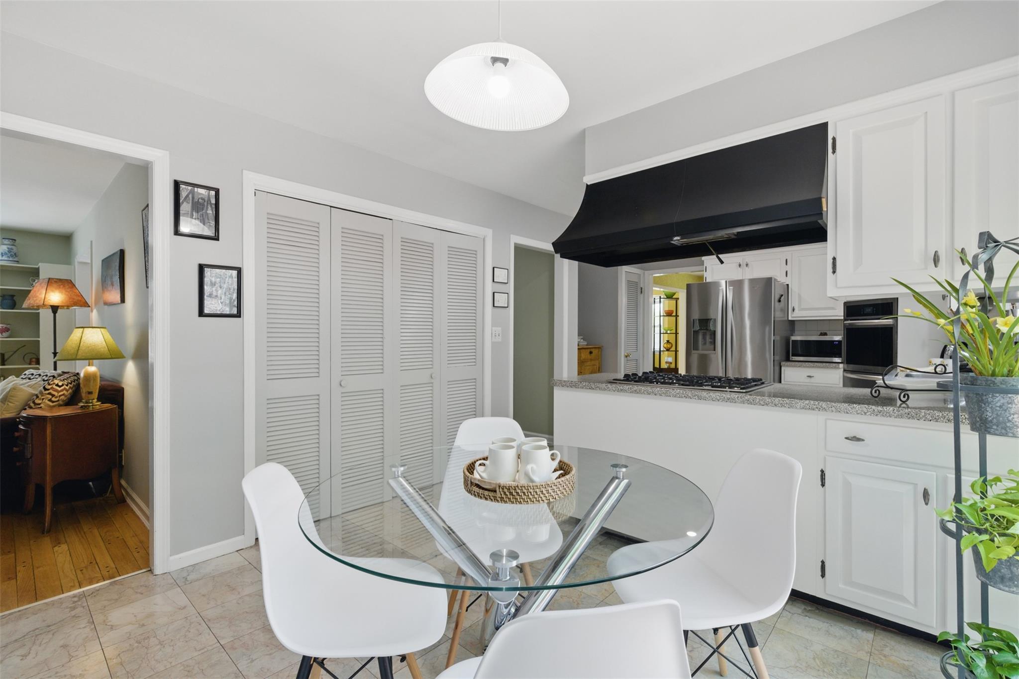 33 Mulligan Lane, Irvington, New York image 13