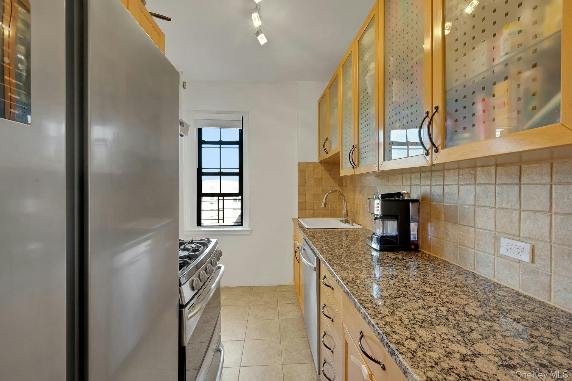 Scarsdale, New York 10583, United States, 2 Bedrooms Bedrooms, ,1 BathroomBathrooms,Residential,Active,222915