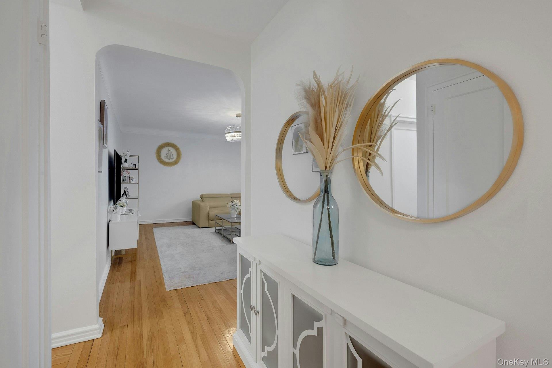 Scarsdale, New York 10583, United States, 2 Bedrooms Bedrooms, ,1 BathroomBathrooms,Residential,Active,222915