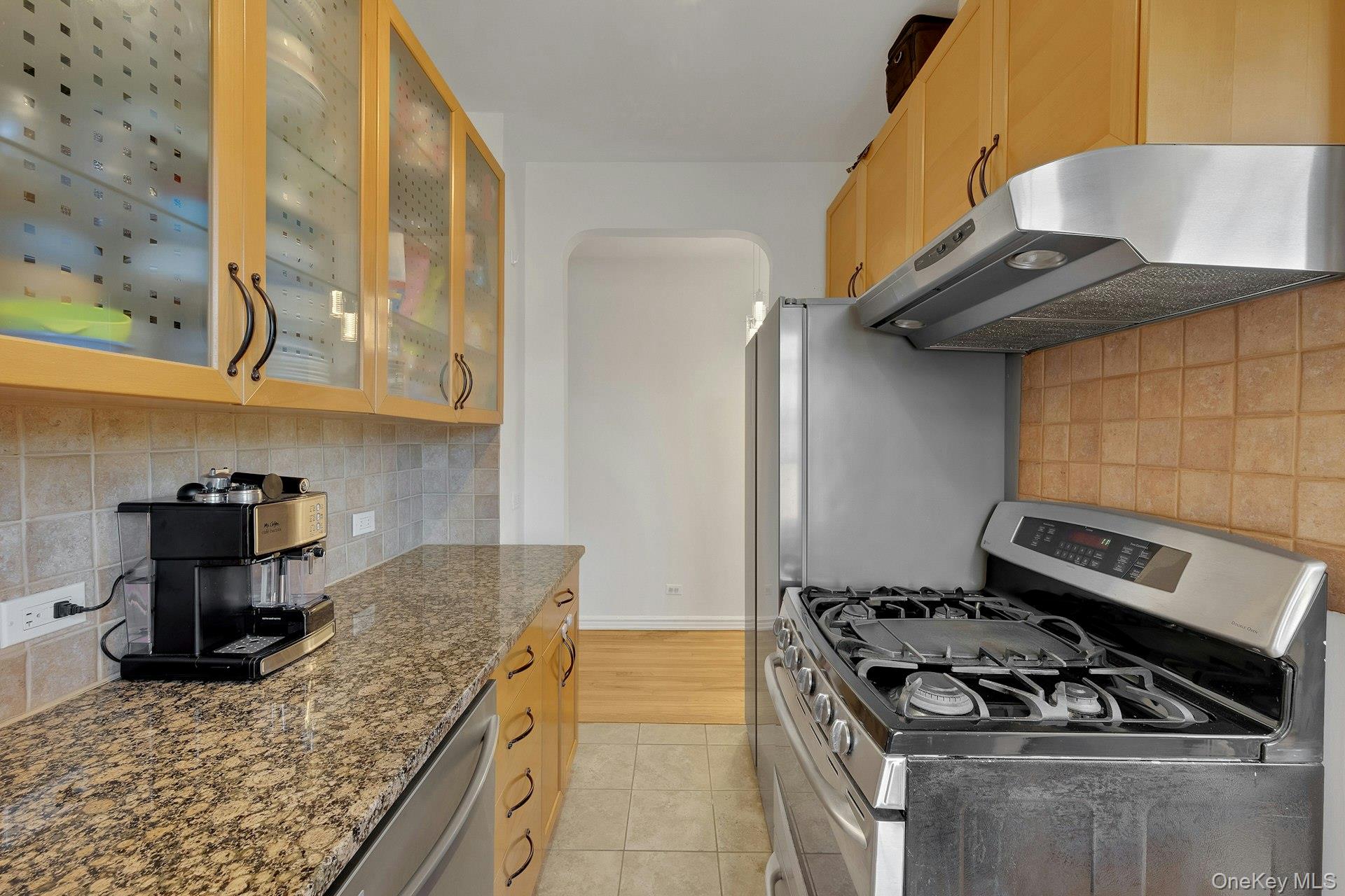 Scarsdale, New York 10583, United States, 2 Bedrooms Bedrooms, ,1 BathroomBathrooms,Residential,Active,222915