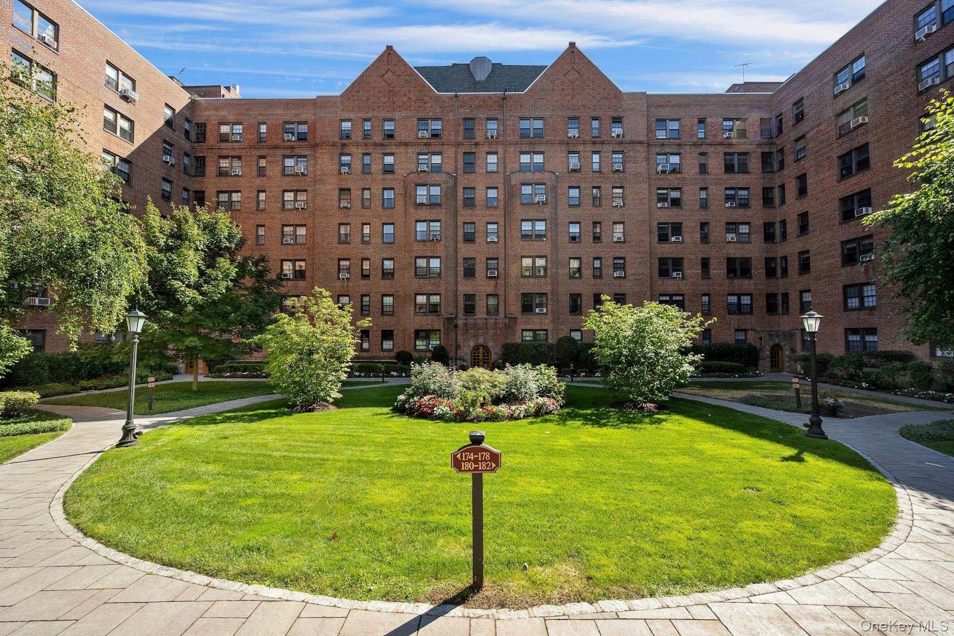 Scarsdale, New York 10583, United States, 2 Bedrooms Bedrooms, ,1 BathroomBathrooms,Residential,Active,222915 Scarsdale, New York 10583, United States, 2 Bedrooms Bedrooms, ,1 BathroomBathrooms,Residential,Active,222915