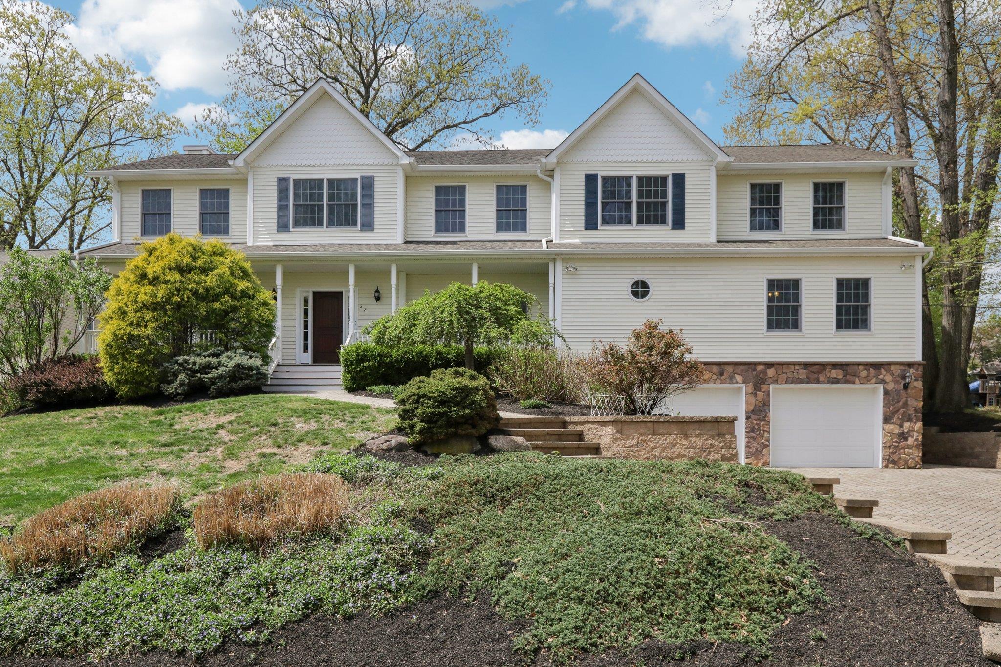 27 Lindbergh Lane, New City, New York image 1