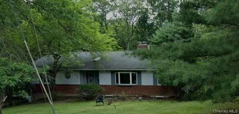 25 Summit Road Spring Valley NY 10977