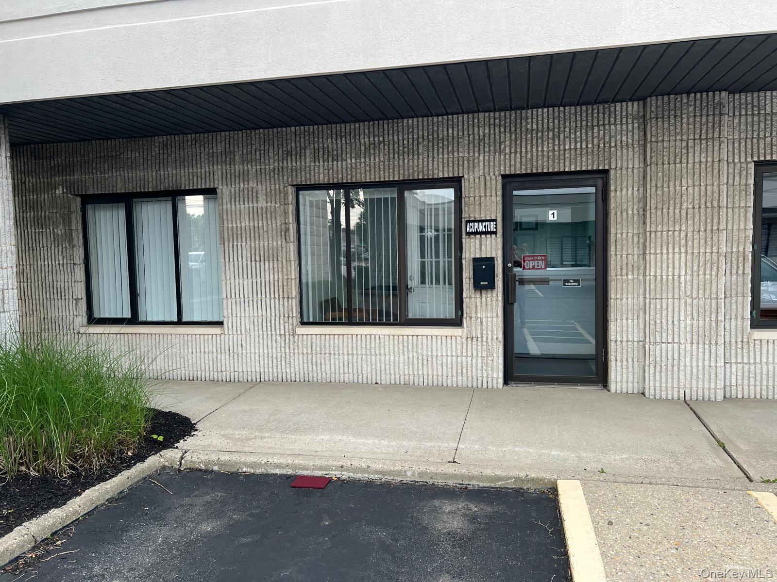 6268 Jericho Turnpike 1