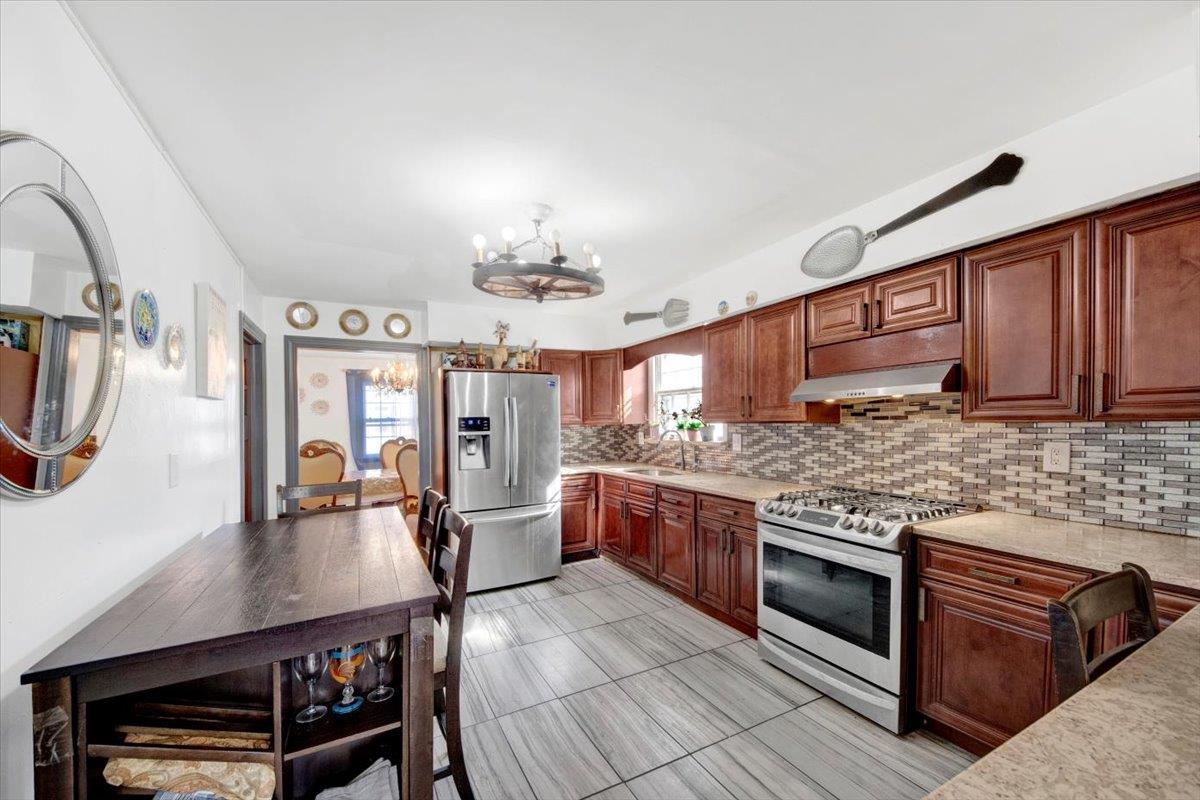 229 Commonwealth Avenue, Mount Vernon, New York image 9