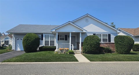 Condo For Sale - 7 Daria Drive<br/> Suffolk County, Oakdale, NY 11769