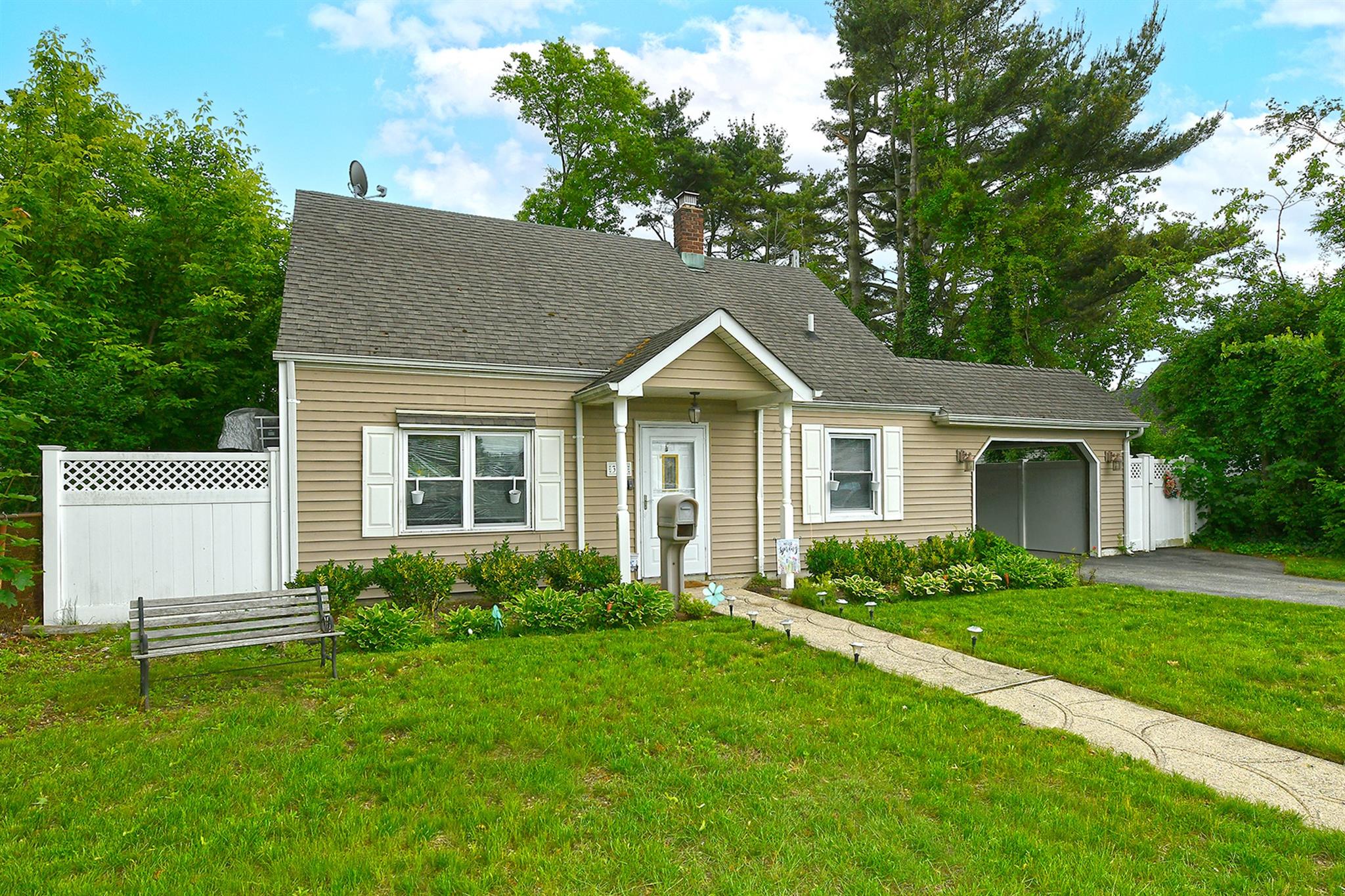 335 Orchid Road, Levittown, New York image 2