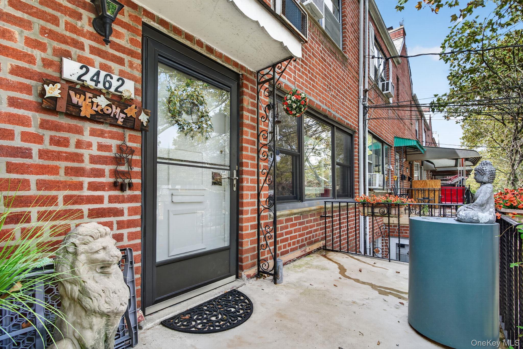 2462 Bragg Street