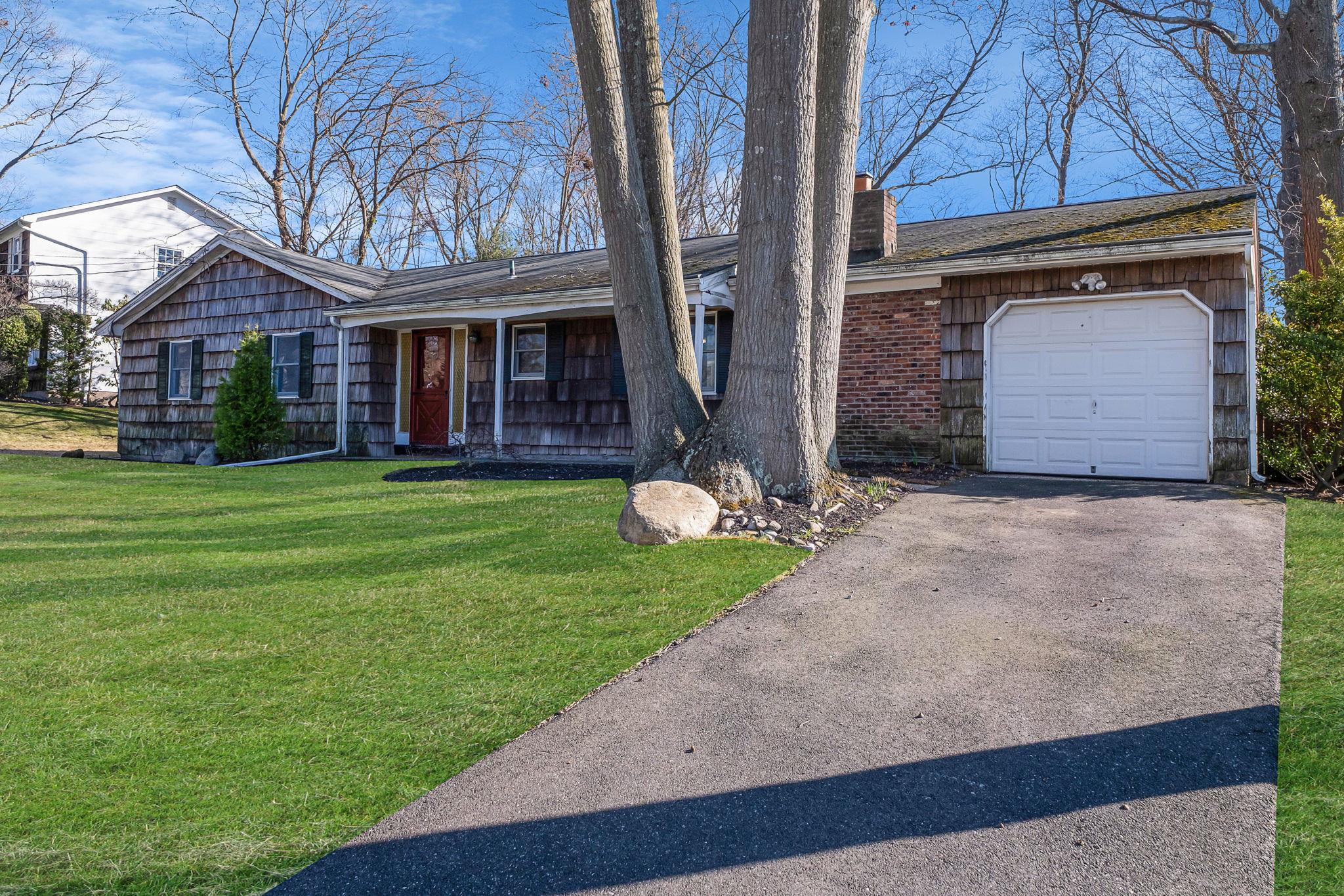 81 Mahogany Road, Rocky Point, New York image 3