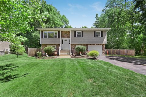 Homes For Sale - 11 Danspence Road<br/> Poughkeepsie, NY 12603