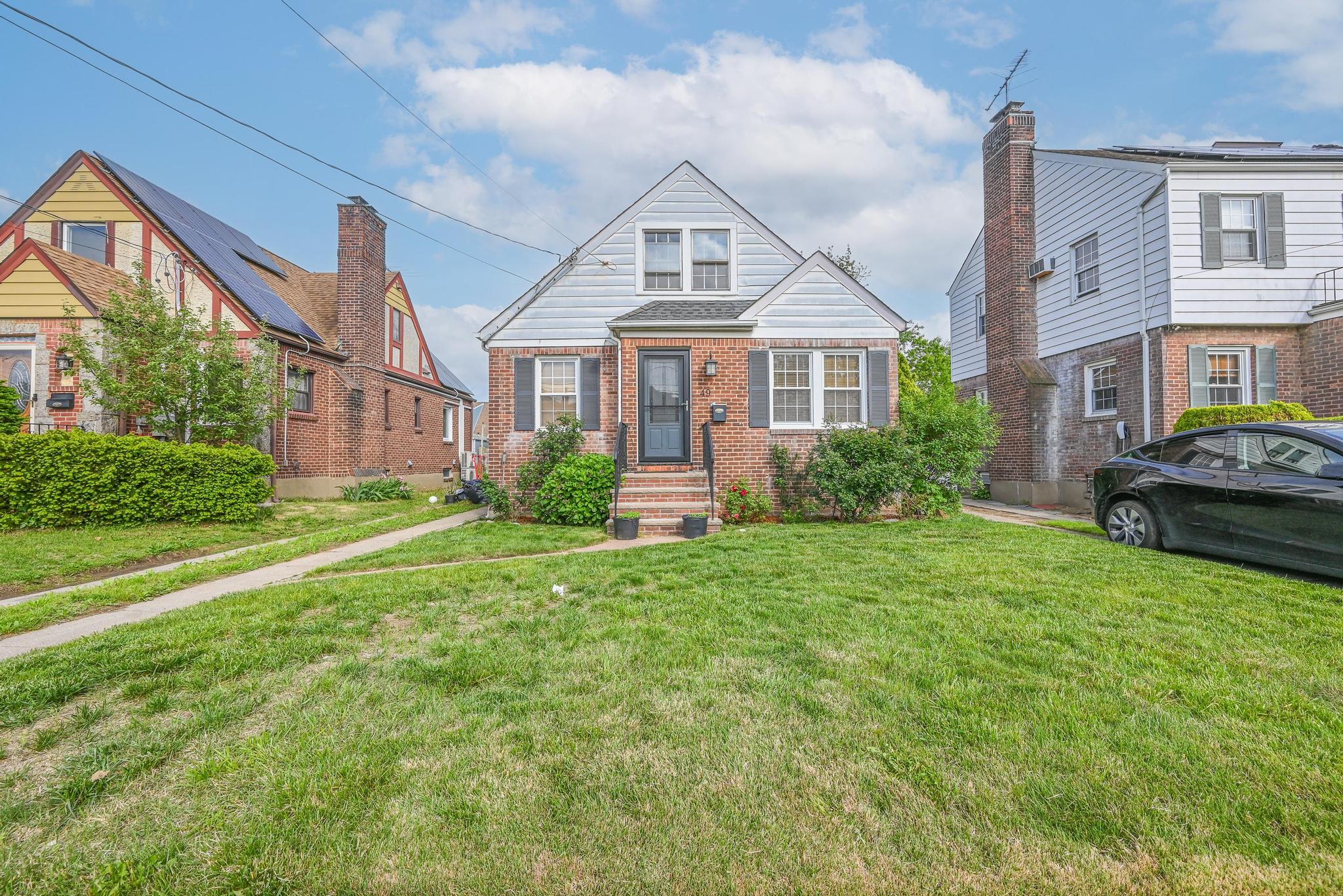49 Union Street, Valley Stream, New York image 1