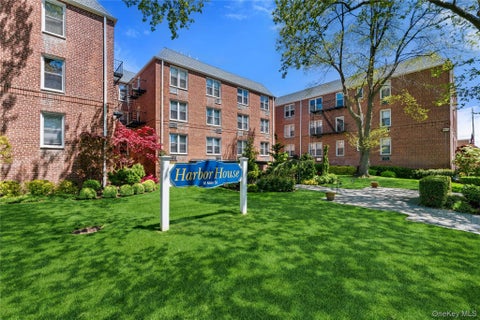 Homes For Sale - 16 Main Street #2K<br/> East Rockaway, NY 11518