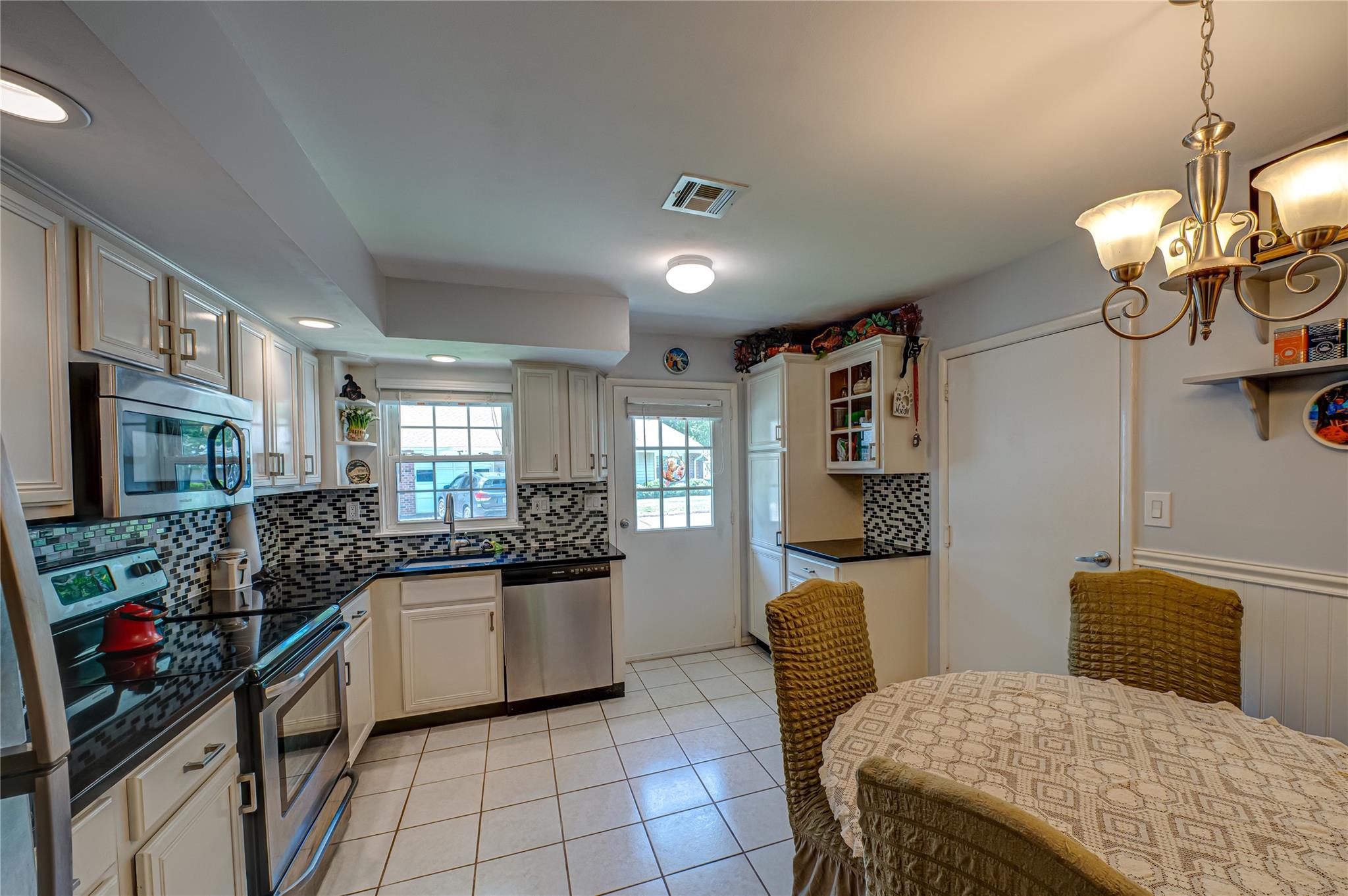 119 Exmore Court #A, Ridge, New York image 3