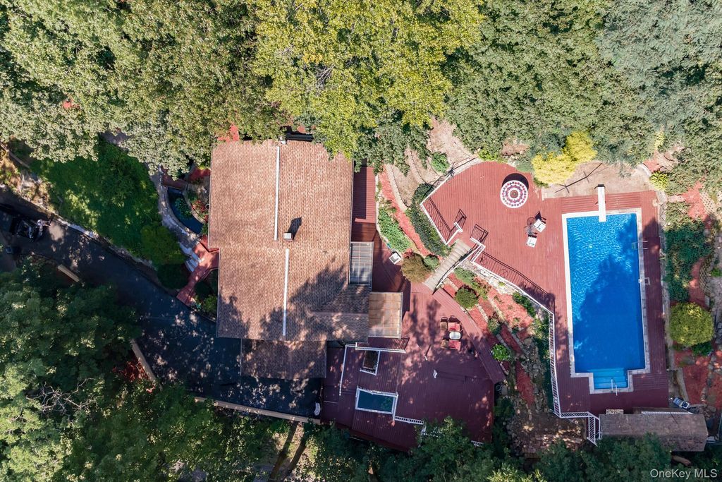 Photo of 239 Canterbury Road, White Plains, NY 10607 (MLS # 921388)