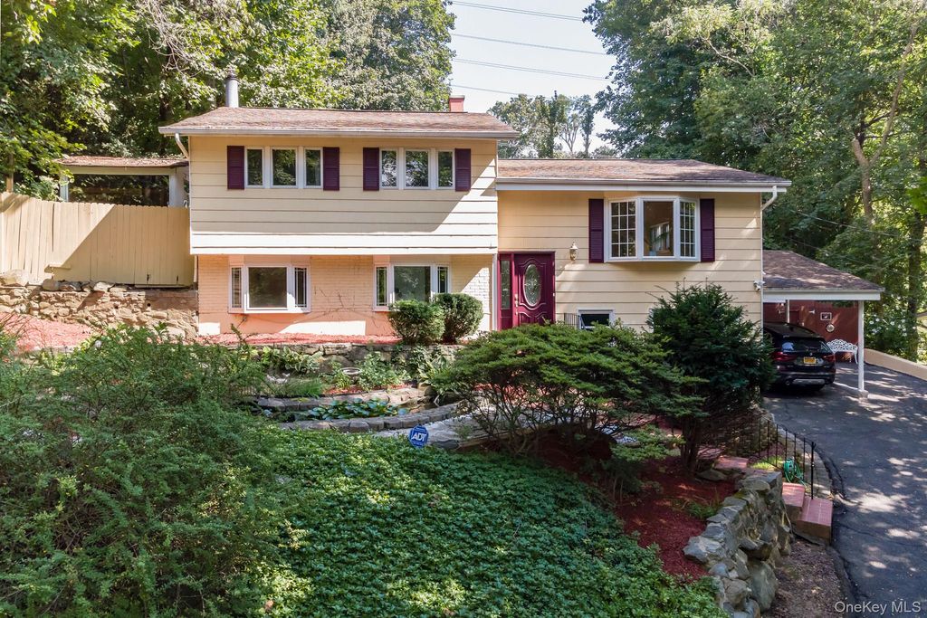 Photo of 239 Canterbury Road, White Plains, NY 10607 (MLS # 921388)