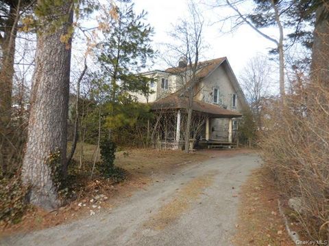 Photo of 20 Washington Avenue, Brentwood, NY 11717 (MLS # 952842)