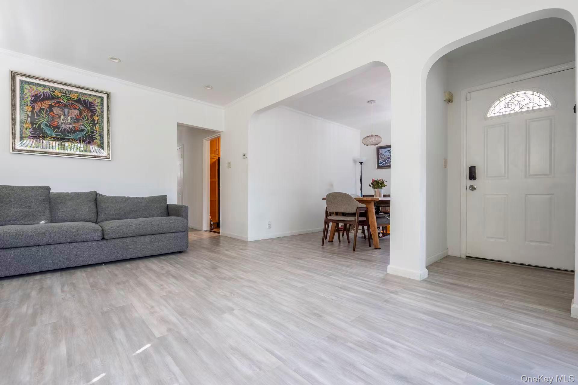 5312 Clearview Expressway