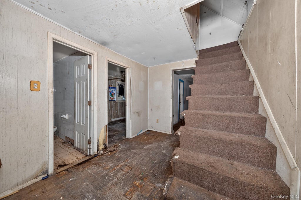 Photo of 10 Best Street, Freeport, NY 11520 (MLS # 1022091)