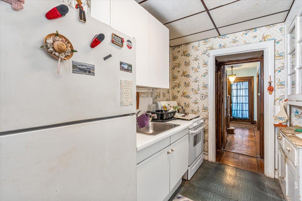 21-17 38th Street, Astoria, New York image 5