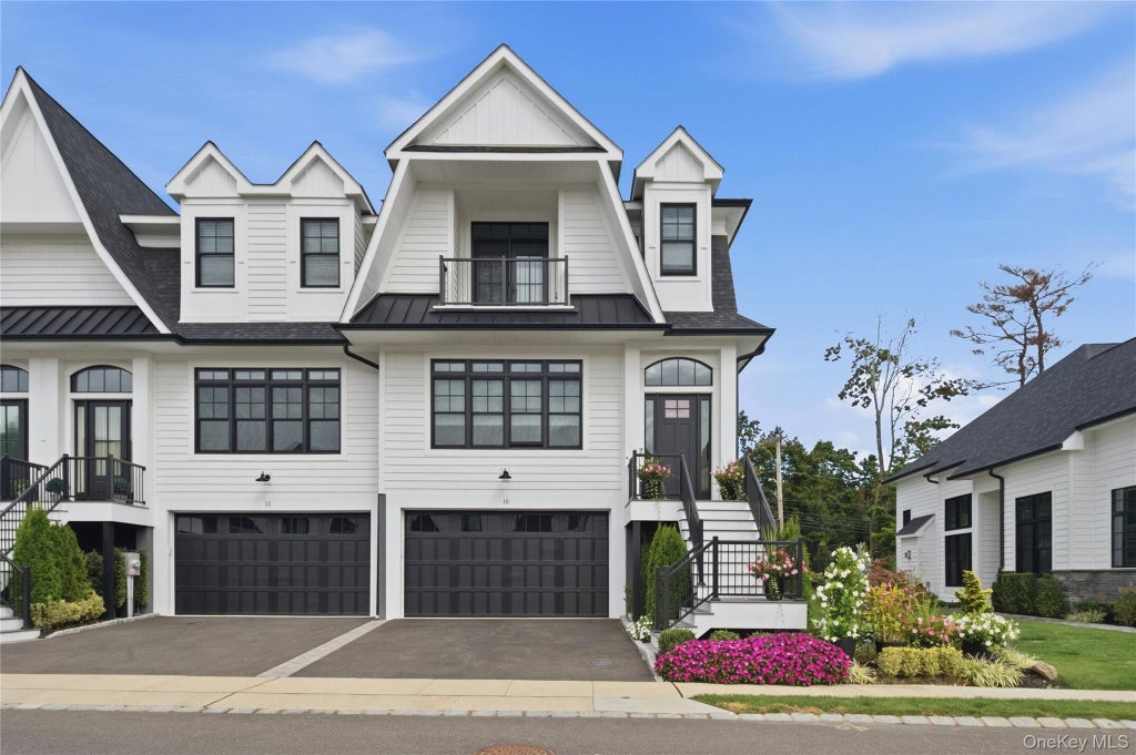 Photo of 10 Three Ponds Lane, Woodbury, NY 11797 (MLS # 1061196)