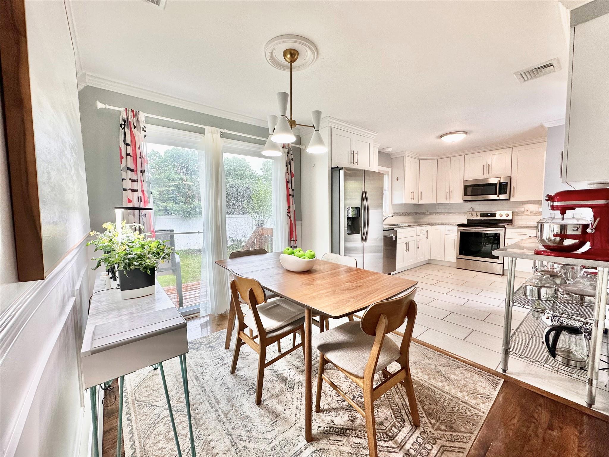 165 Smith Avenue, Holbrook, New York image 5