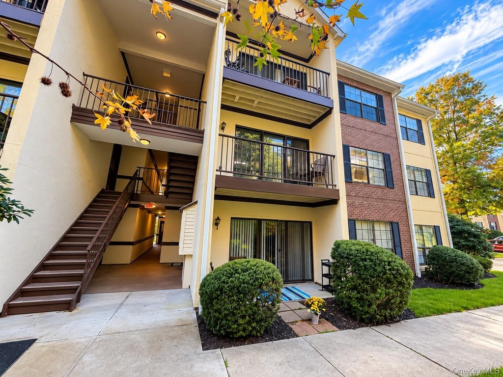 Photo of 41 Huntington Circle #41, Peekskill, NY 10566 (MLS # 1029107)