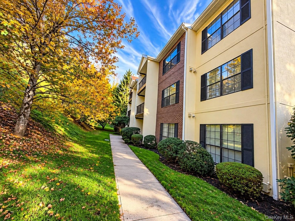 Photo of 41 Huntington Circle #41, Peekskill, NY 10566 (MLS # 1029107)