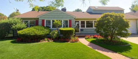 Photo of 523 Archer Street, Freeport, NY 11520 (MLS # 917145)