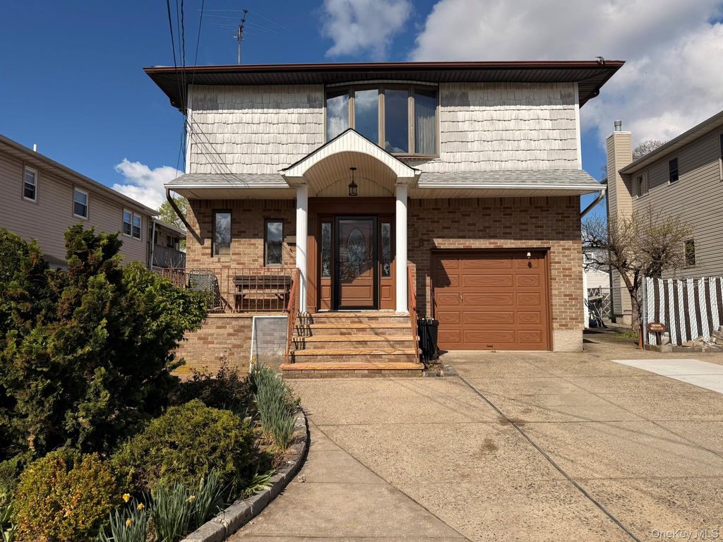 Photo of 208 Doris Avenue, Franklin Square, NY 11010 (MLS # 986740)