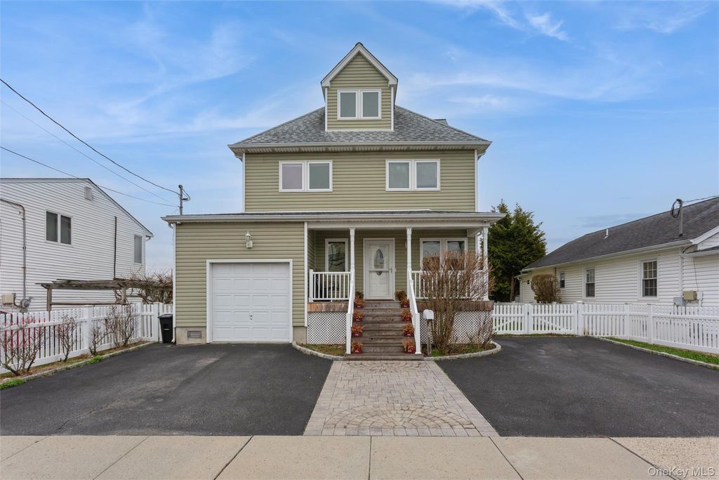 Photo of 271 Arthur Street, Freeport, NY 11520 (MLS # 978777)