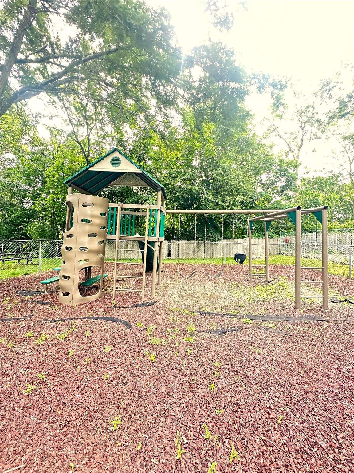 26 Cooper Road #103, Poughkeepsie, New York image 18
