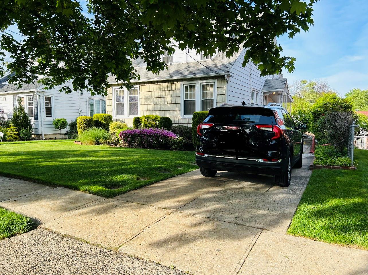 Property for Sale at 204th Street, Bayside, Queens, NY - Bedrooms: 5 
Bathrooms: 3 
Rooms: 11  - $1,548,000